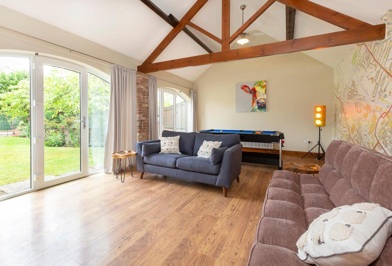 Creamery With Games And Free Parking Apartment York