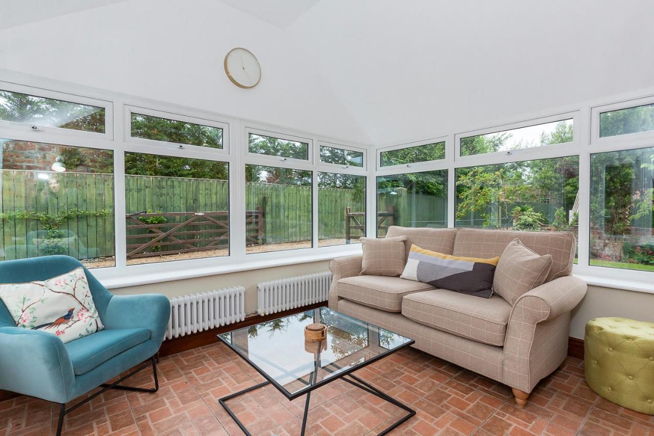 Creamery With Games And Free Parking Apartment York