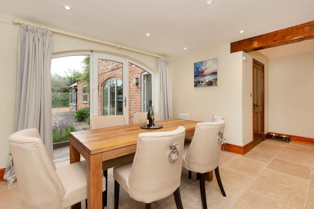 Creamery With Games And Free Parking Apartment York